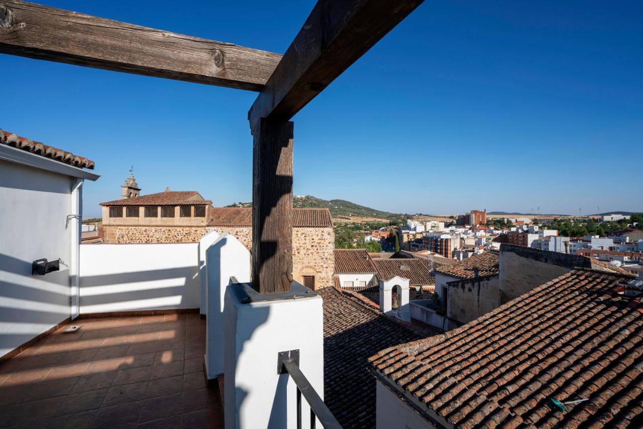Apartamentos Caceres Historico Centro Exterior photo