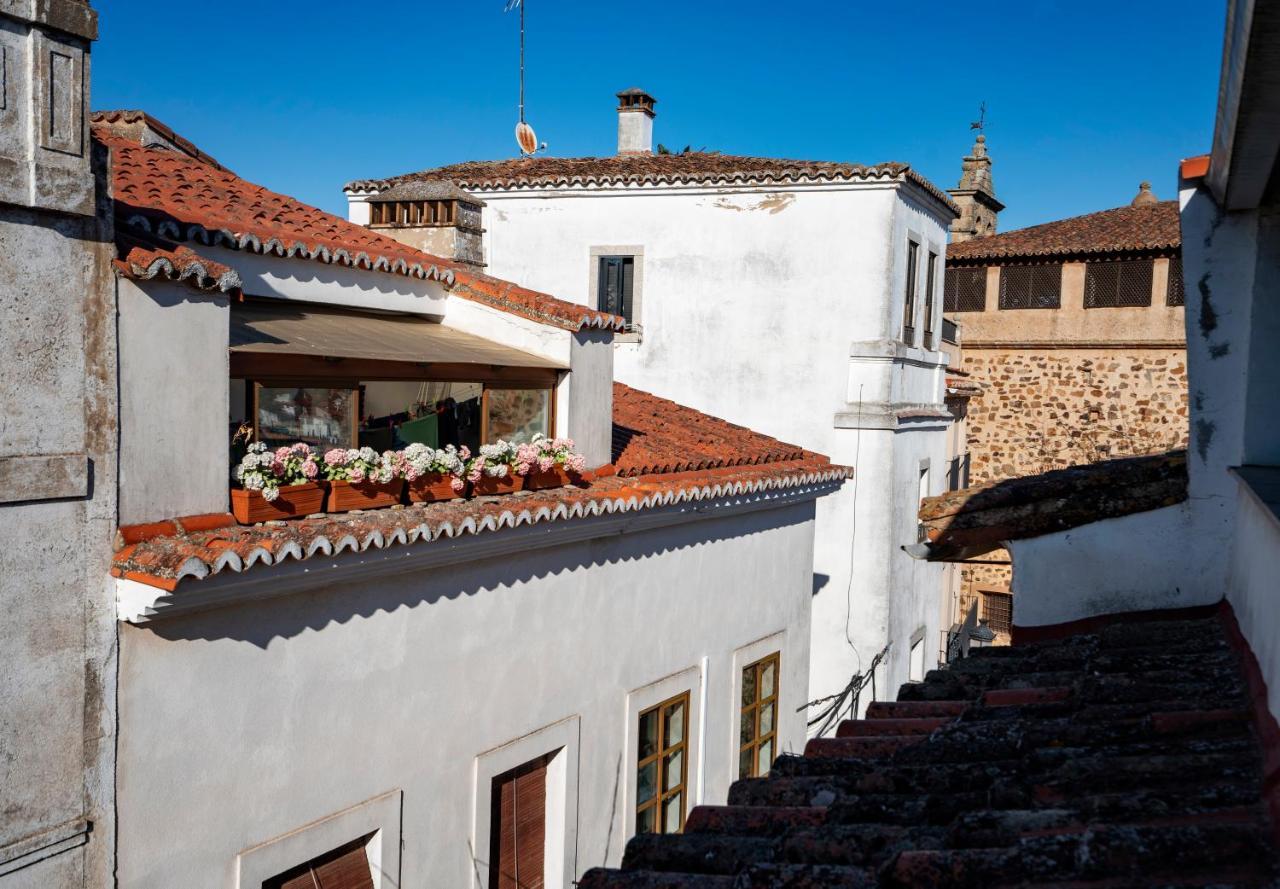Apartamentos Caceres Historico Centro Exterior photo