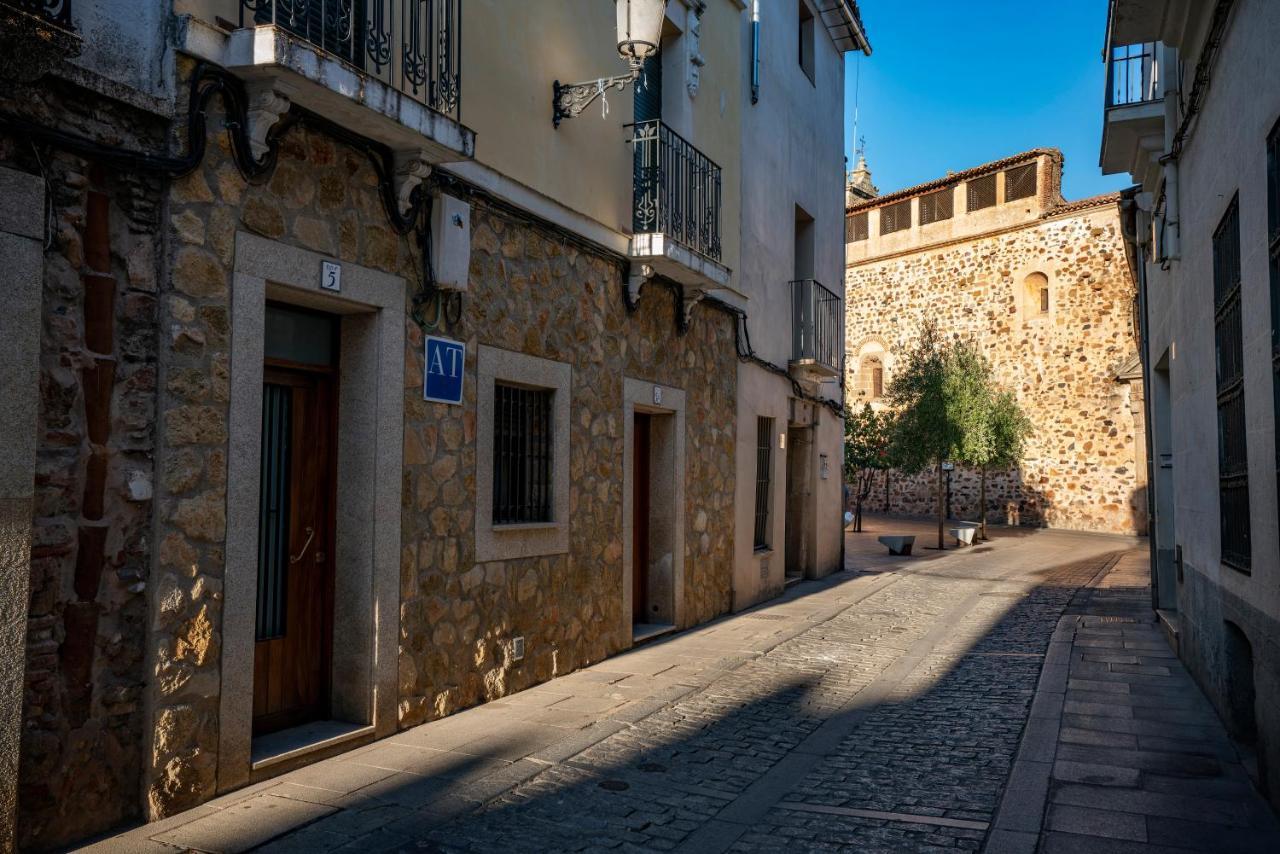 Apartamentos Caceres Historico Centro Exterior photo